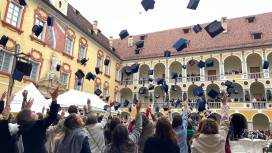 Diplomverleihung in der Hofburg Brixen: Feier für 282 ehemalige Studierende