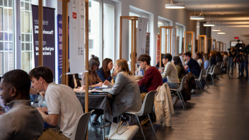 Auf der Suche nach dem Traumjob: 150 junge Menschen beim 10. Job Speed Dating